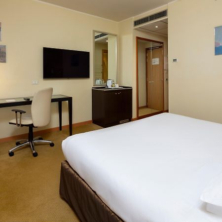 Crowne Plaza Padova By Ihg Hotel Bagian luar foto