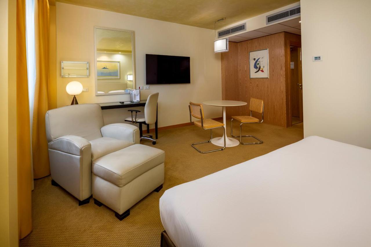 Crowne Plaza Padova By Ihg Hotel Bagian luar foto