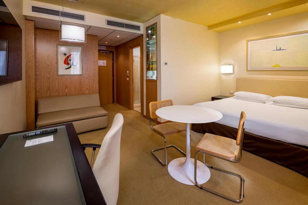 Crowne Plaza Padova By Ihg Hotel Bagian luar foto