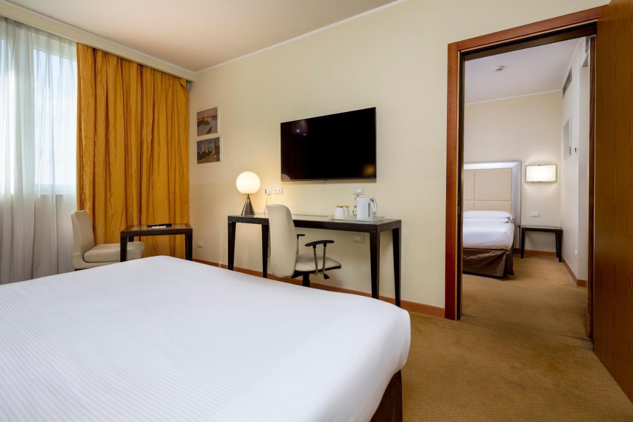 Crowne Plaza Padova By Ihg Hotel Bagian luar foto