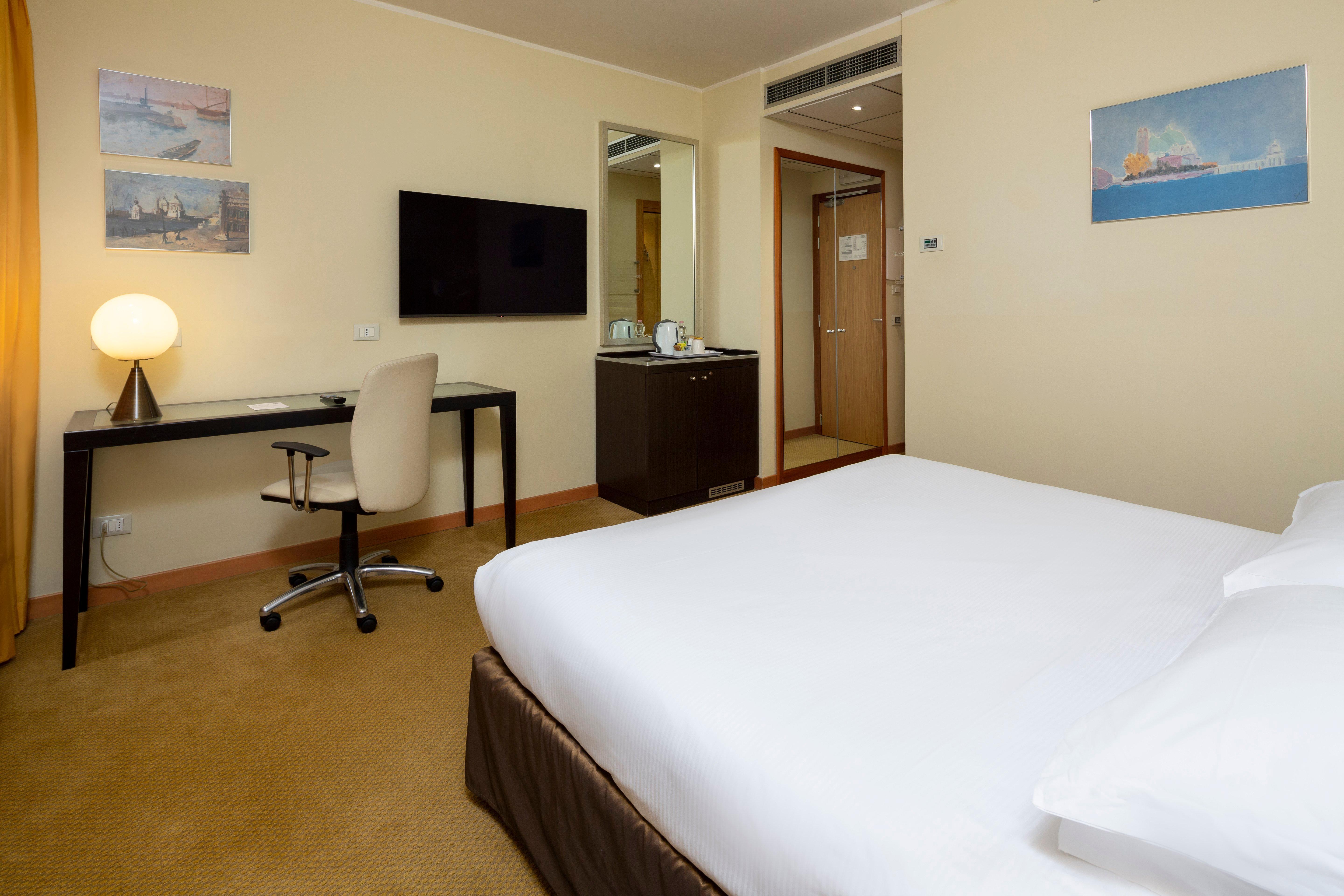 Crowne Plaza Padova By Ihg Hotel Bagian luar foto