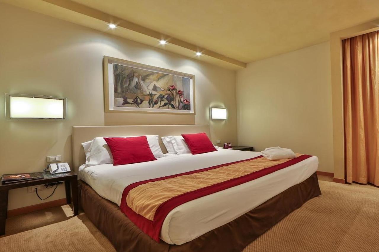 Crowne Plaza Padova By Ihg Hotel Bagian luar foto