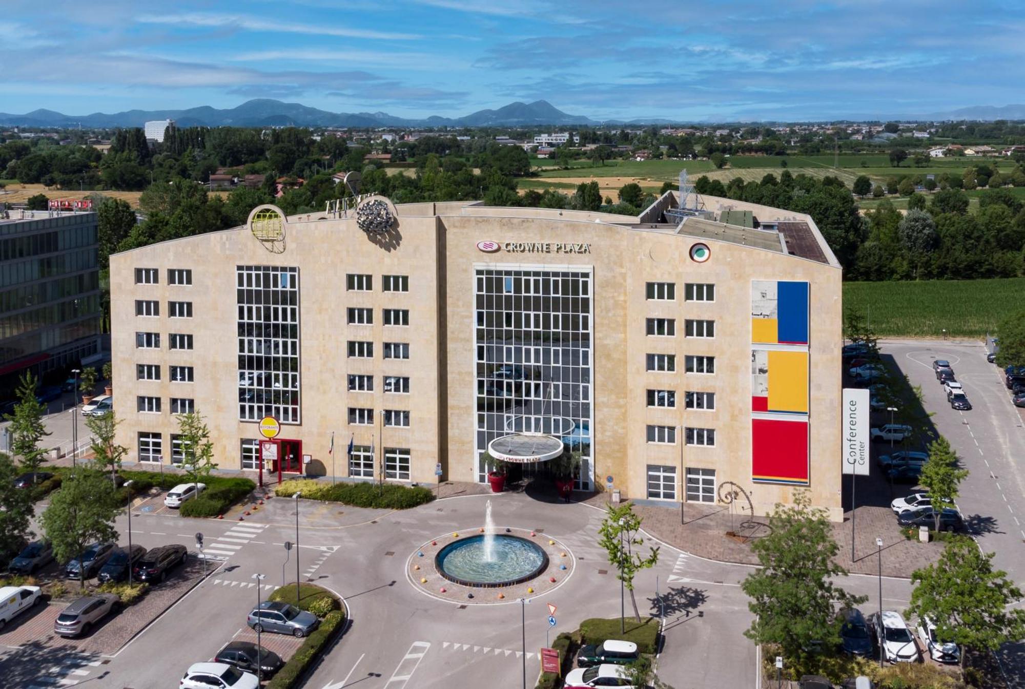 Crowne Plaza Padova By Ihg Hotel Bagian luar foto