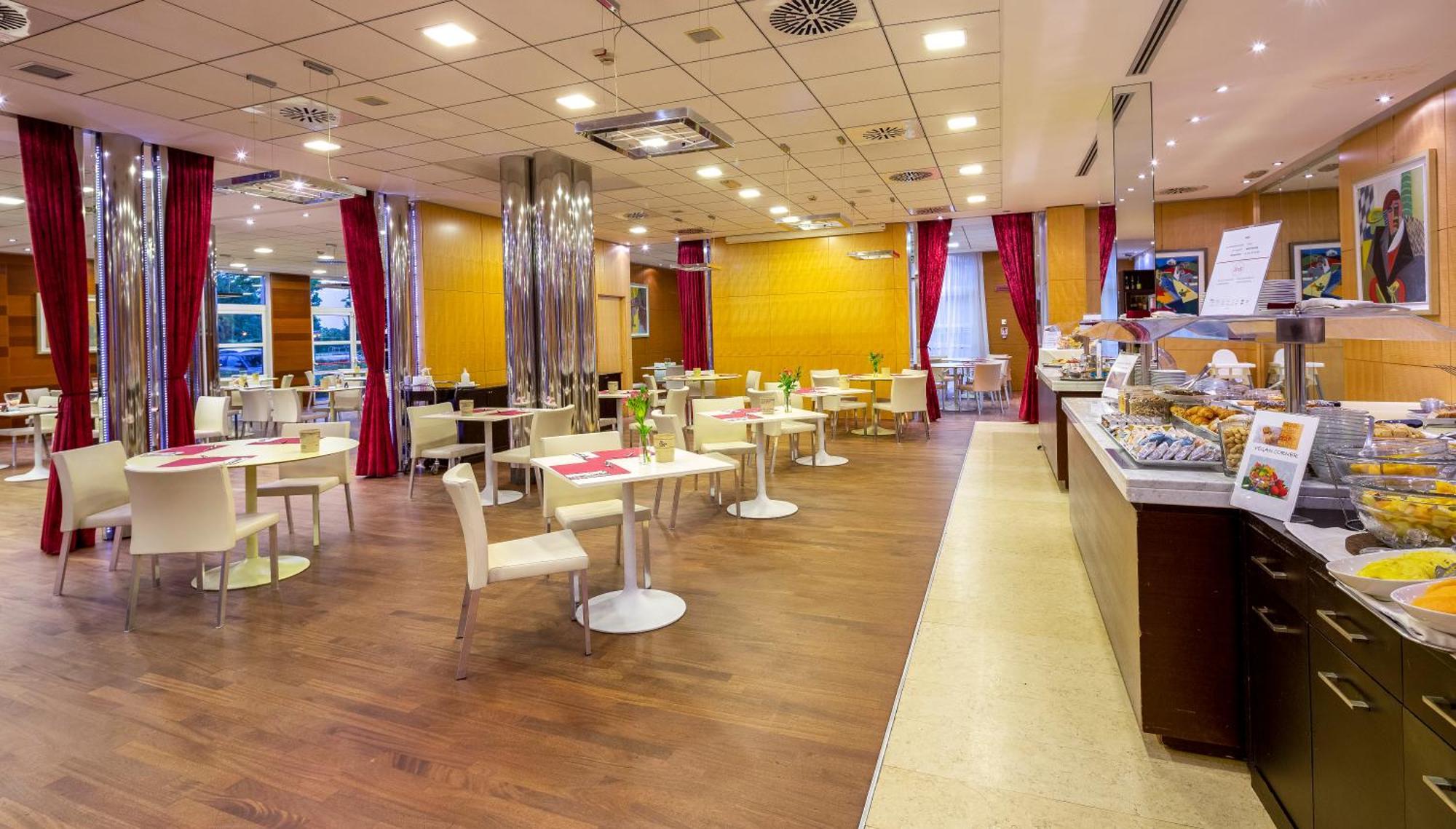 Crowne Plaza Padova By Ihg Hotel Bagian luar foto