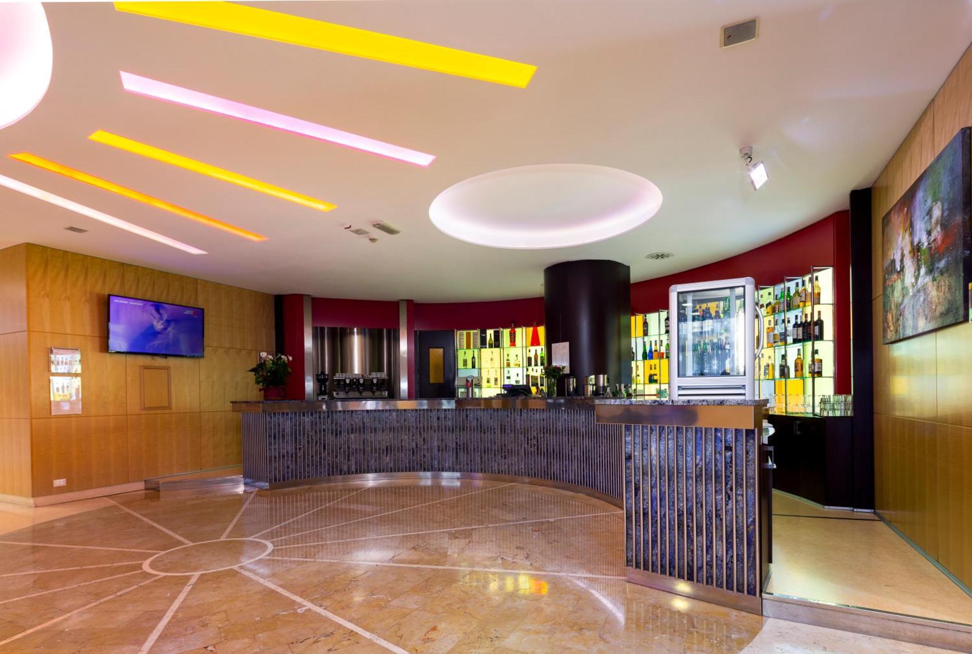 Crowne Plaza Padova By Ihg Hotel Bagian luar foto