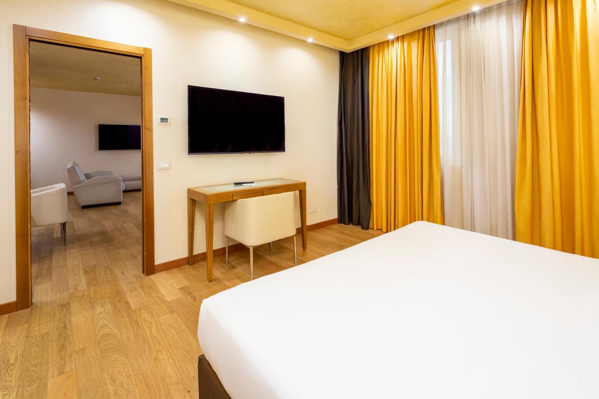 Crowne Plaza Padova By Ihg Hotel Bagian luar foto