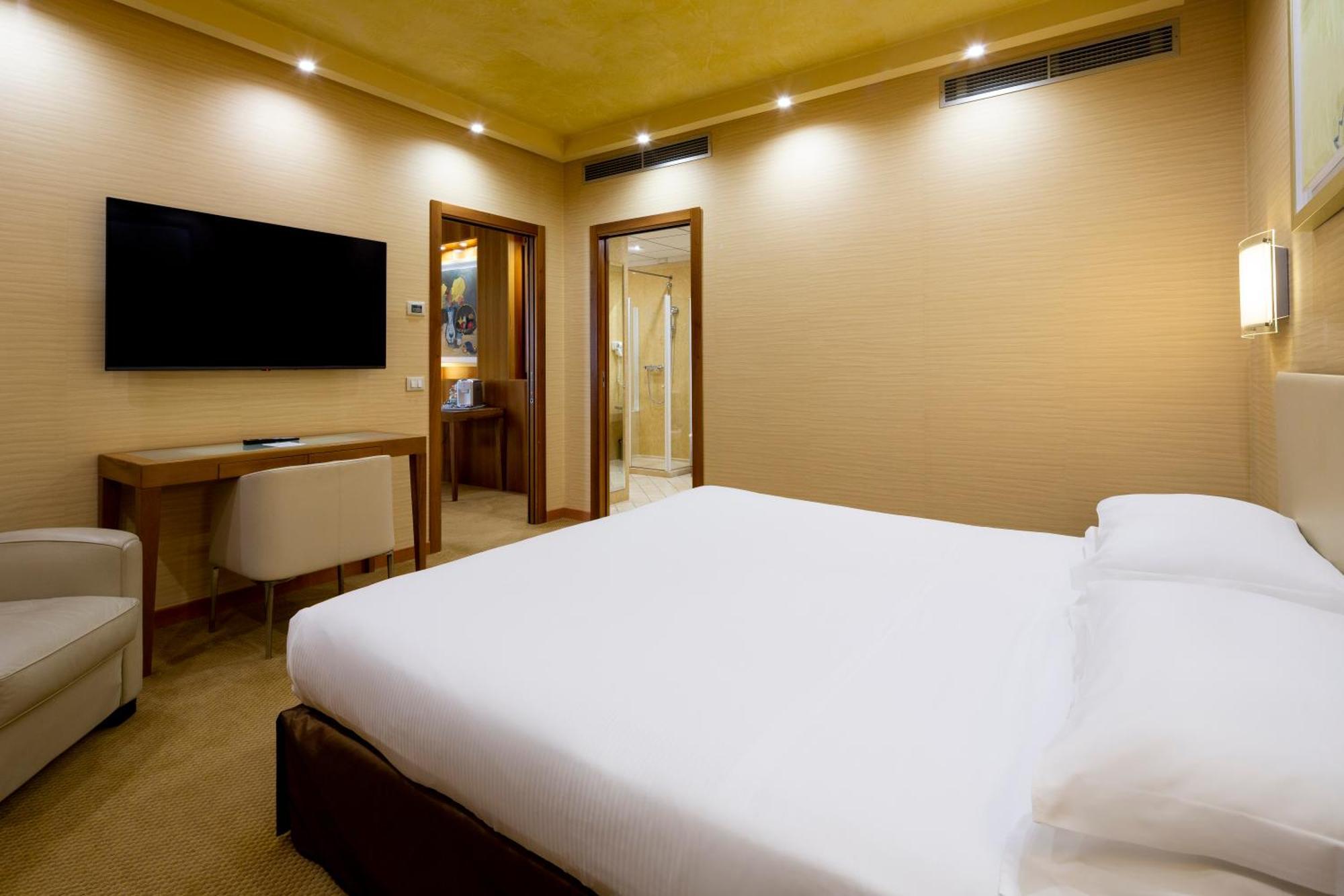 Crowne Plaza Padova By Ihg Hotel Bagian luar foto