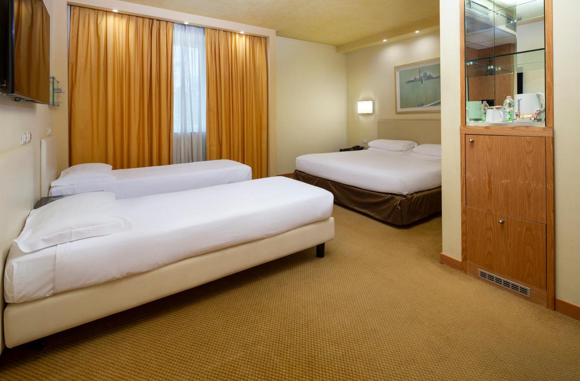 Crowne Plaza Padova By Ihg Hotel Bagian luar foto