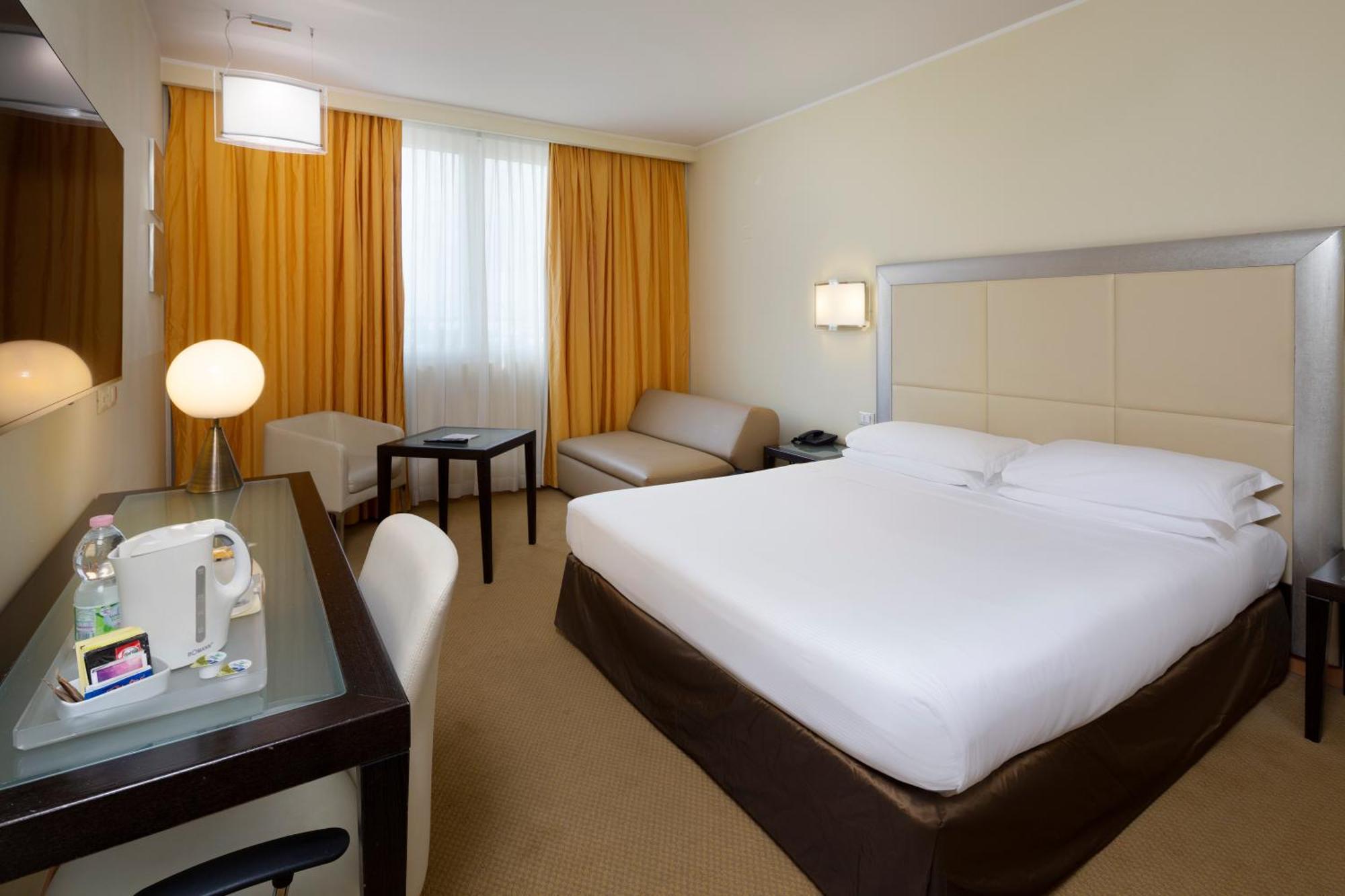 Crowne Plaza Padova By Ihg Hotel Bagian luar foto