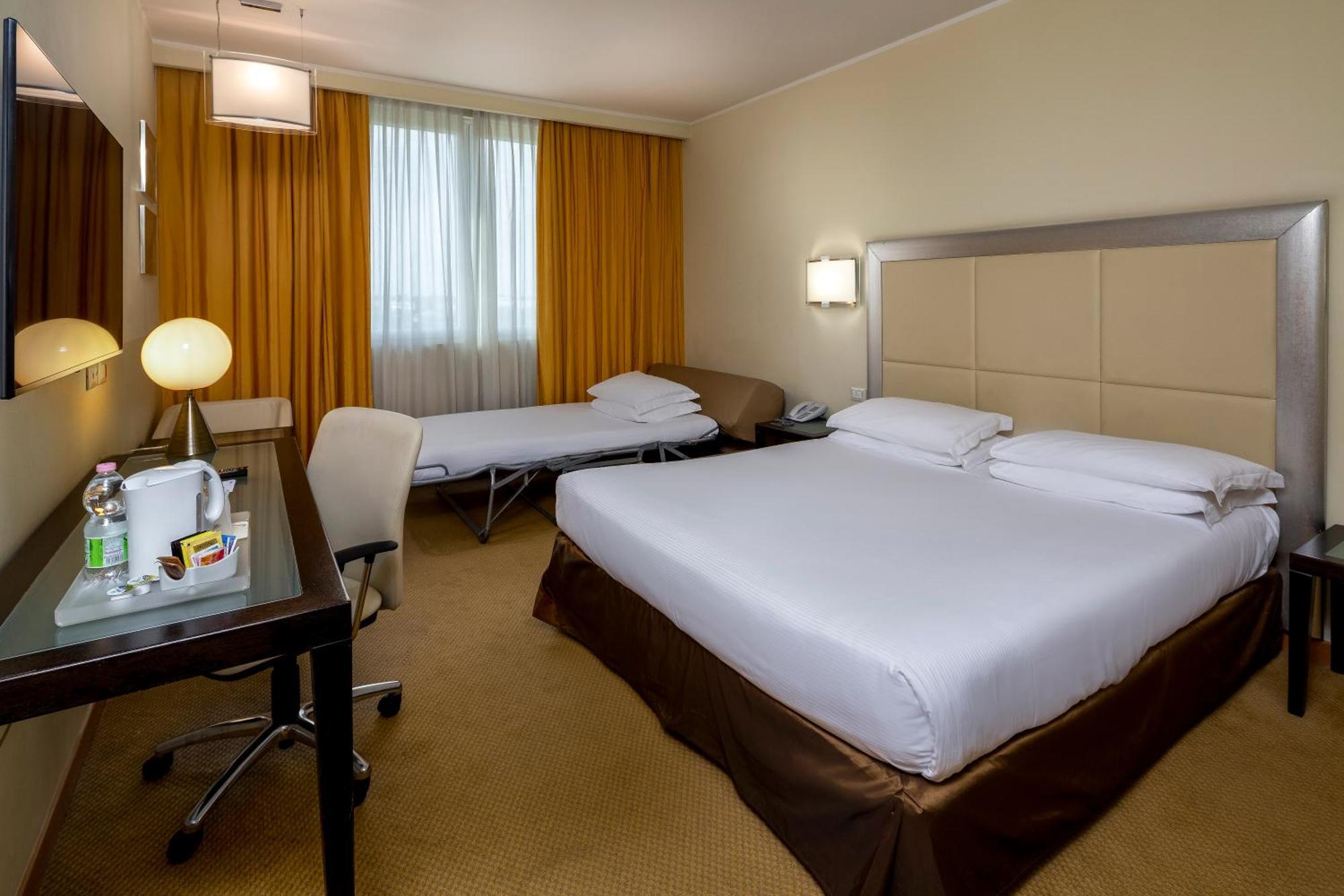 Crowne Plaza Padova By Ihg Hotel Bagian luar foto
