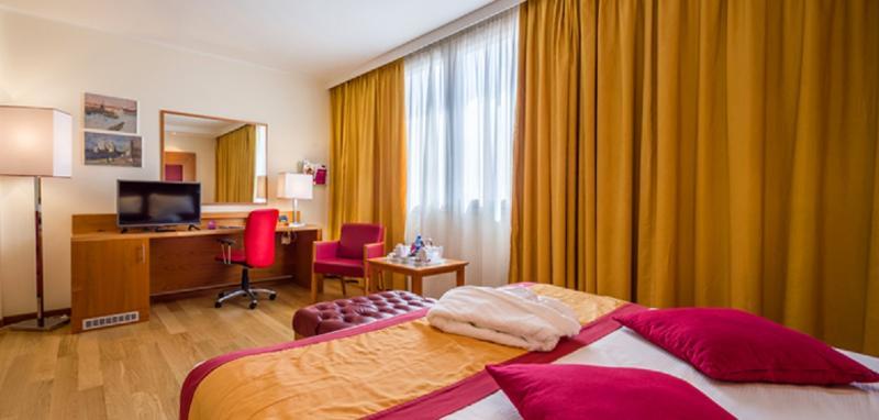 Crowne Plaza Padova By Ihg Hotel Bagian luar foto